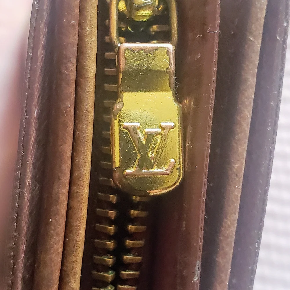 Louis Vuitton Monogram Bifold Wallet with COA - Picture 8 of 16